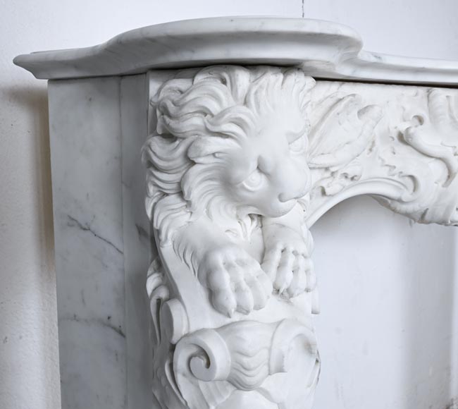 Late 18th-century Venetian fireplace in statuary marble, featuring animal ornamentation-8