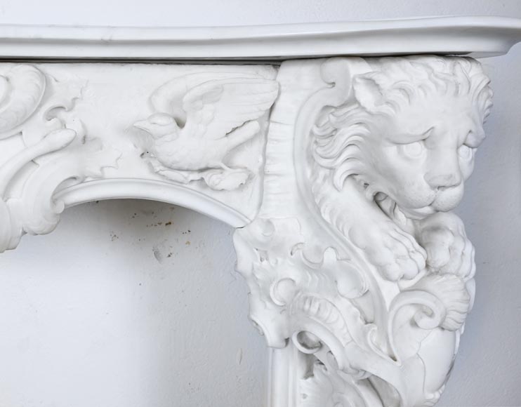 Late 18th-century Venetian fireplace in statuary marble, featuring animal ornamentation-13
