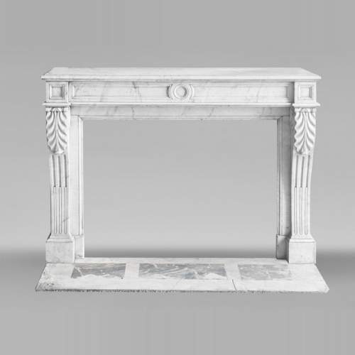 Restoration-period Carrara marble fireplace with water-leaf ornamentation