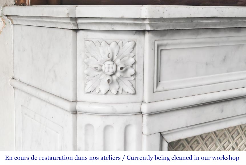 Louis XVI style Carrara marble fireplace with rounded corners Louis XVI style Carrara marble fireplace with rounded corners-3