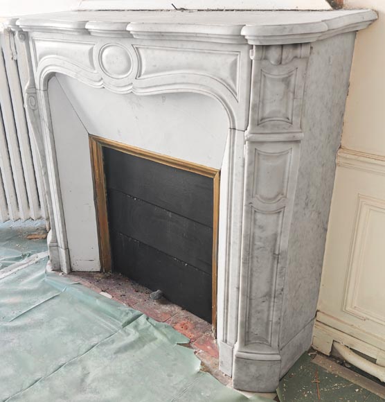 Louis XV-style fireplace, Pompadour type, in Carrara marble Louis XV-style fireplace, Pompadour type, in Carrara marble-5