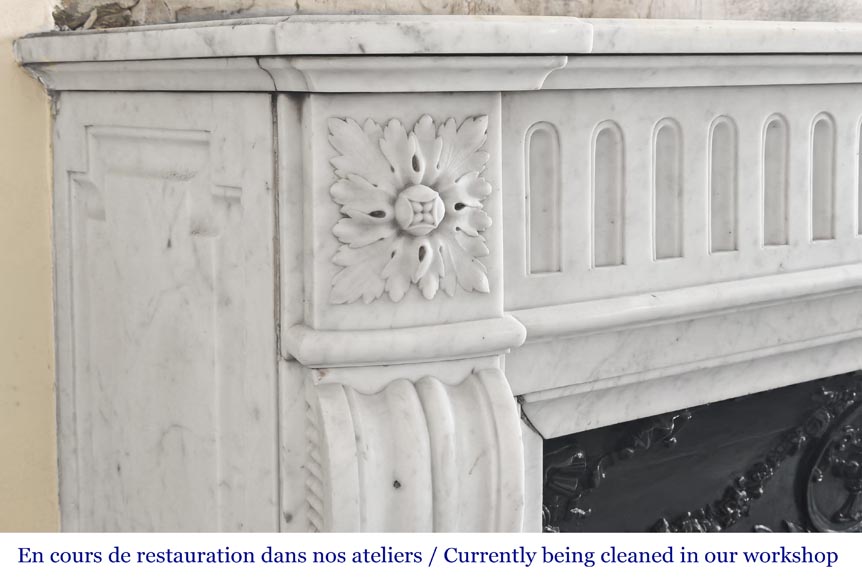 Louis XVI style curved mantelpiece in Carrara marble, featuring fluted decoration Louis XVI style curved mantelpiece in Carrara marble, featuring fluted decoration-3