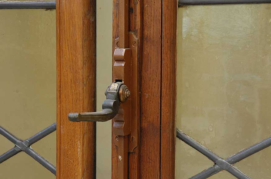 Stained glass with squirels Stained glass with squirels-11