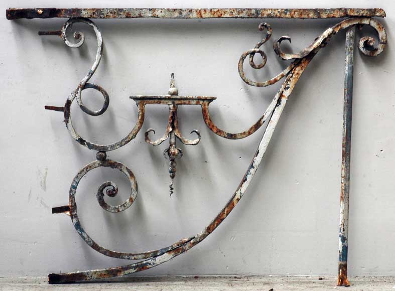 Wrought iron bracket from Large Louis XIV period Wrought iron bracket from Large Louis XIV period -0