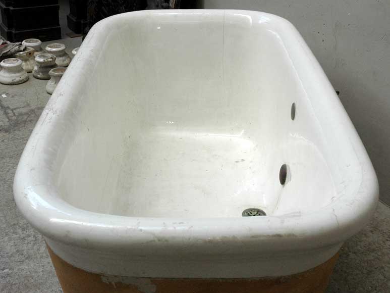 Bathtub Bathtub-1