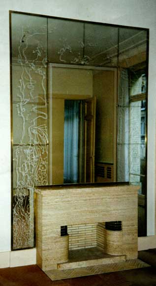 Mantel in travertine stone from the 1940's with surrounding wall of mirrors Mantel in travertine stone from the 1940's with surrounding wall of mirrors-0