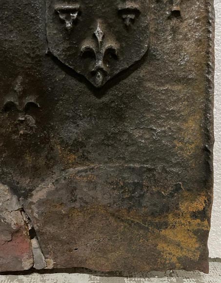 Antique cast iron gothic fireback Antique cast iron gothic fireback-6