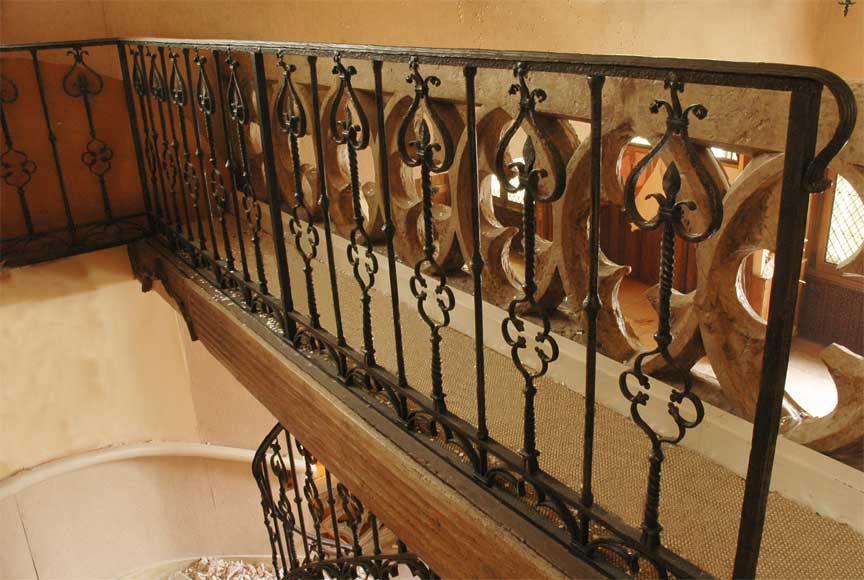 Iron Gothic style banister Iron Gothic style banister -1
