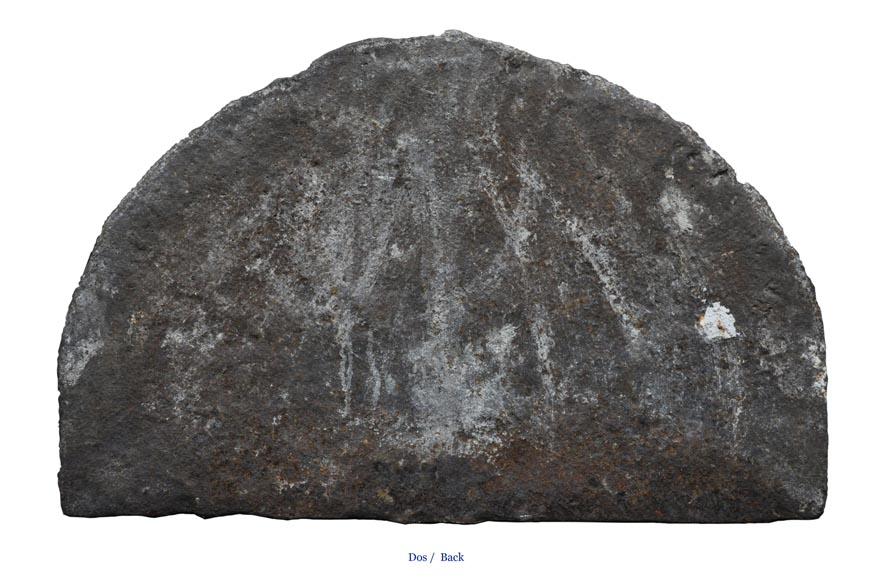 Antique cast iron fireback with dogs and coat of arms Antique cast iron fireback with dogs and coat of arms-6