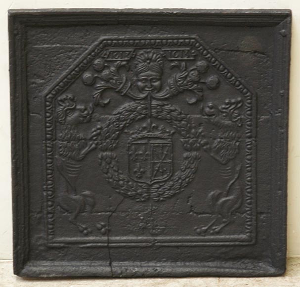 Antique cast iron fireback with France and Navarra coat of arms dated 1613 Antique cast iron fireback with France and Navarra coat of arms dated 1613-0