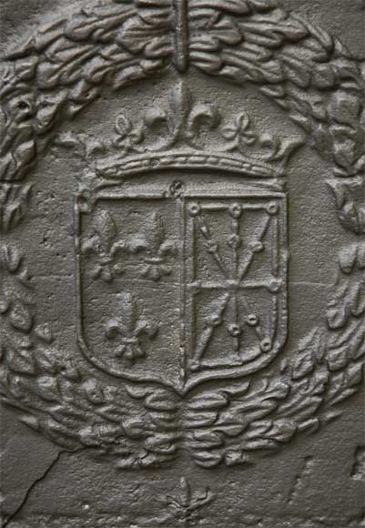 Antique cast iron fireback with France and Navarra coat of arms dated 1613 Antique cast iron fireback with France and Navarra coat of arms dated 1613-2