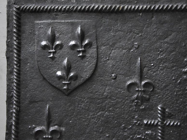 Gothic period cast iron fireback Gothic period cast iron fireback-1