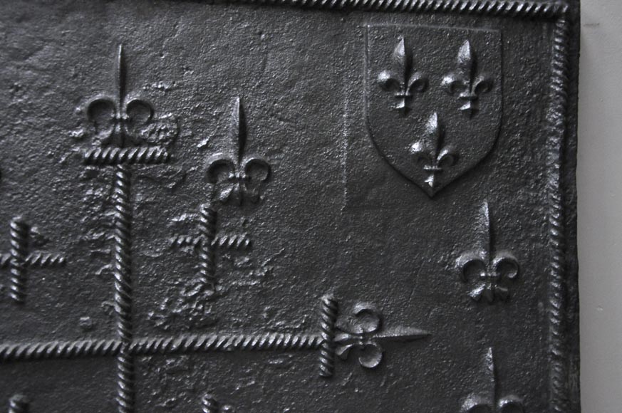 Gothic period cast iron fireback Gothic period cast iron fireback-3