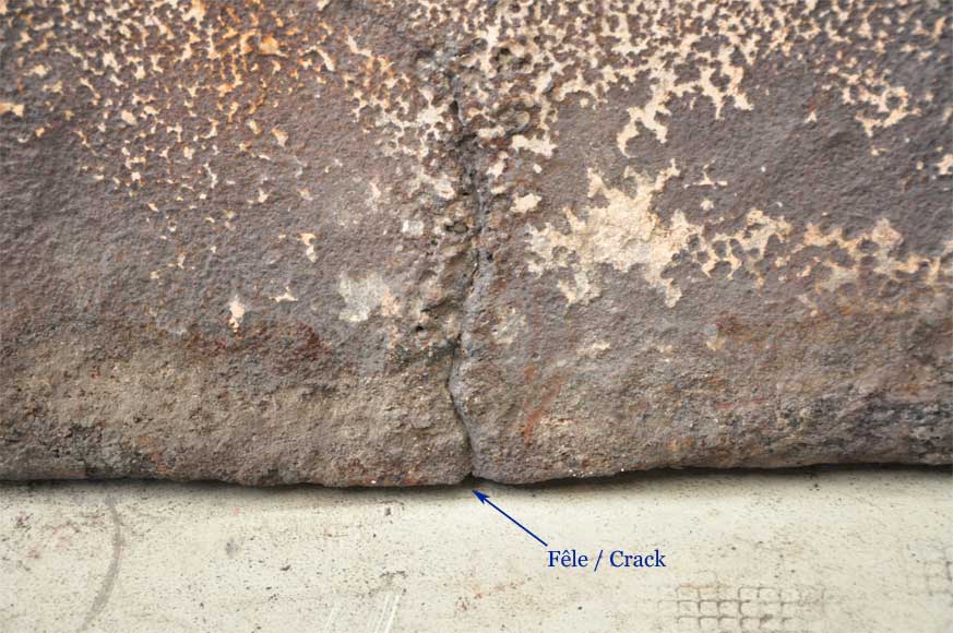 Antique fireback with two coat of arms Antique fireback with two coat of arms-9